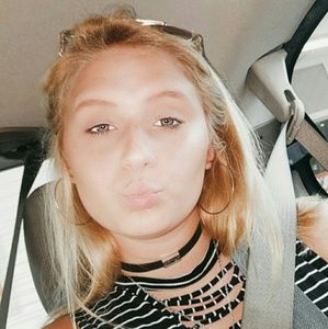 Meet your Posher, Katelyn